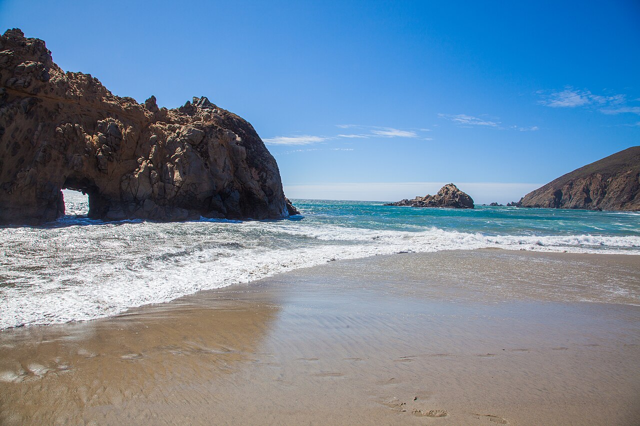 Pfeiffer Beach et son arche rocheuse, Big Sur